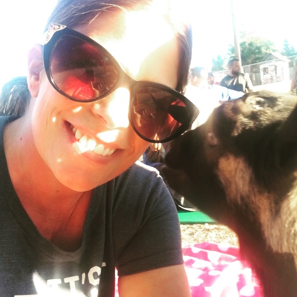 Meet your Posher, Stephanie - Picture 4 of 10